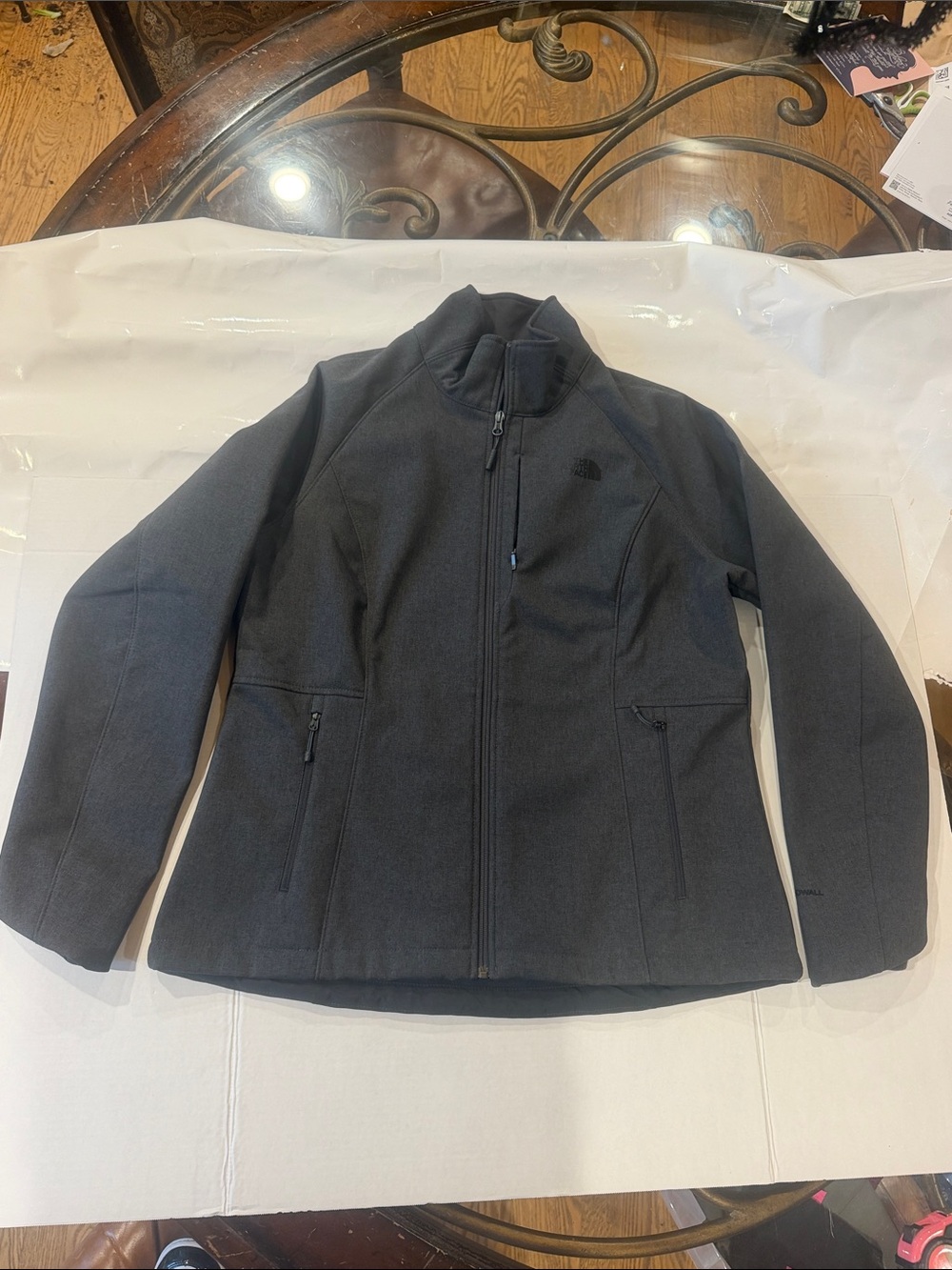 The North Face women’s Charcoal Gray Lightweight Softshell Jacket N12